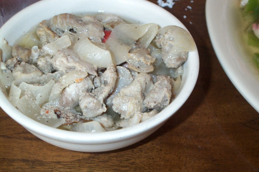 Тушеные желудочки куриные с луком и морковью