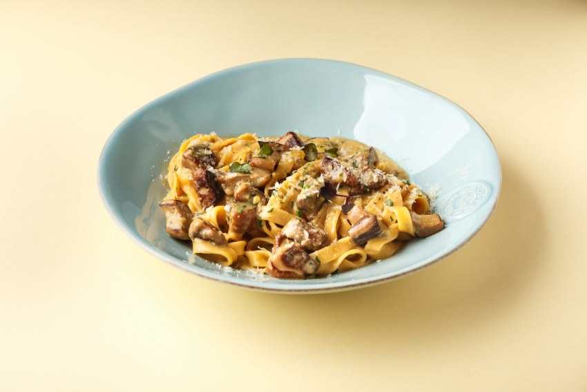 Куриные желудки с картошкой тушеные