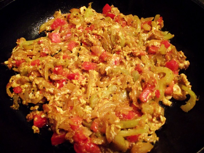 Рис с соусом карри