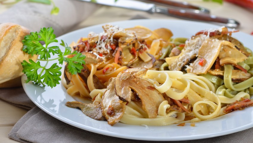 Паста с осьминогами в сливочном соусе