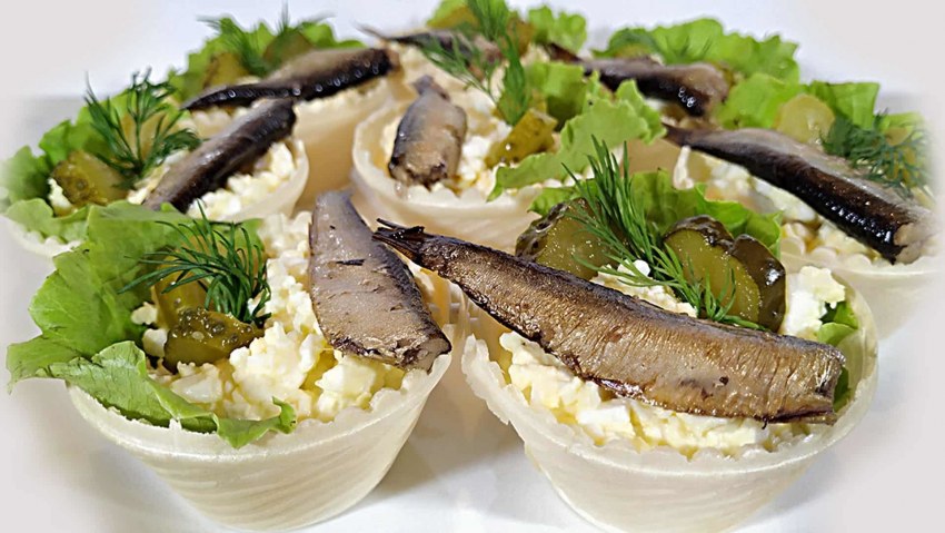 Шпроты с овощами