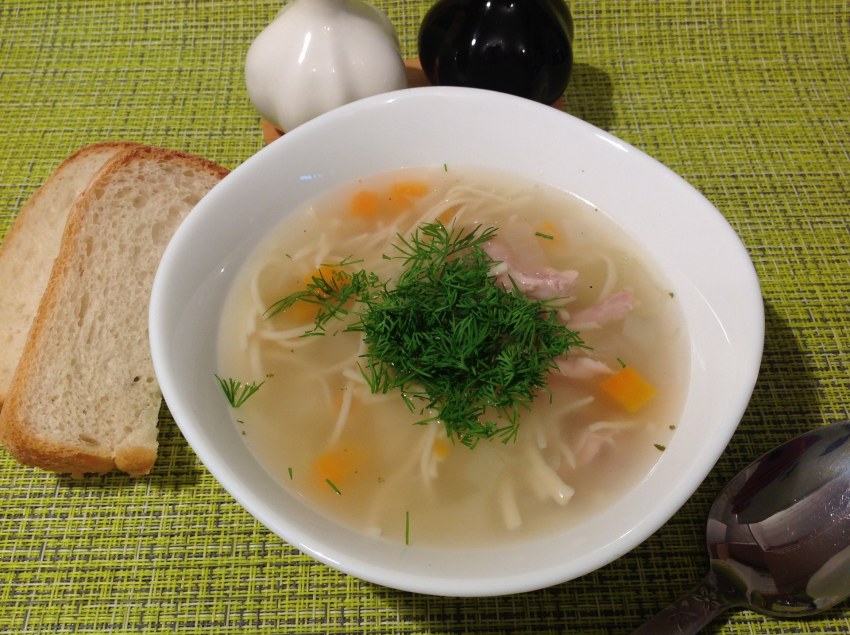 Куриный суп с лапшой