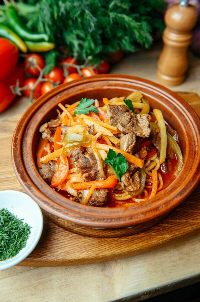 Жидкий уйгурский лагман с палочками