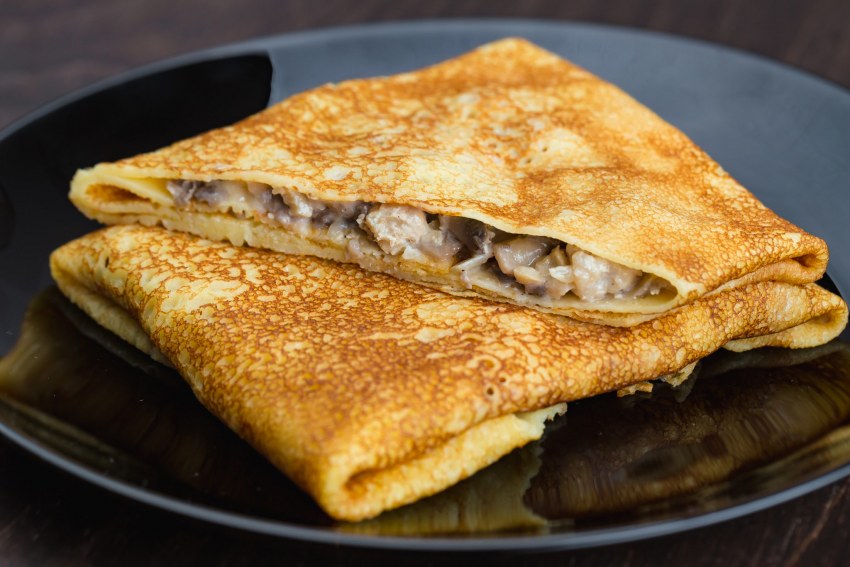 Блины с курицей и грибами