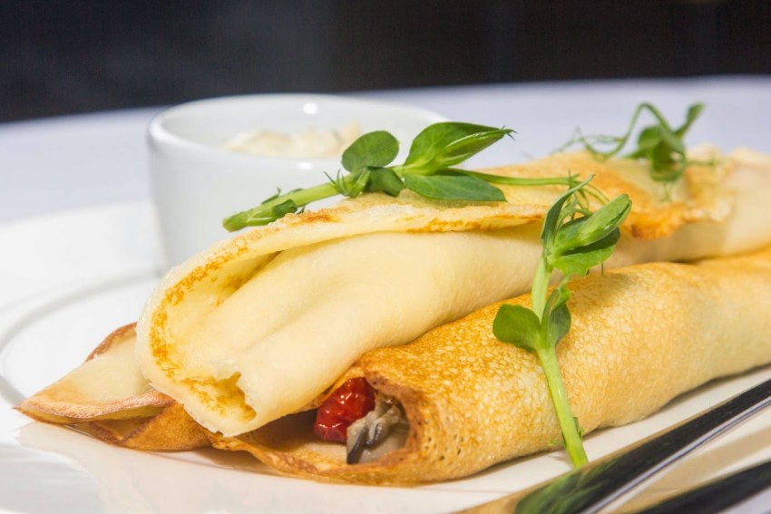 Блинные рулетики с мясом