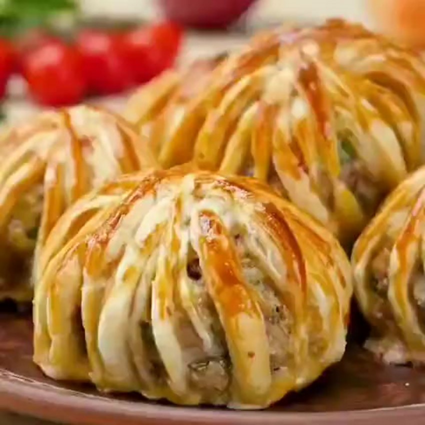 Котлета в слоеном тесте