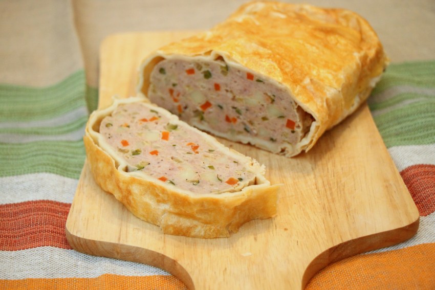 Яичный рулет с ветчиной