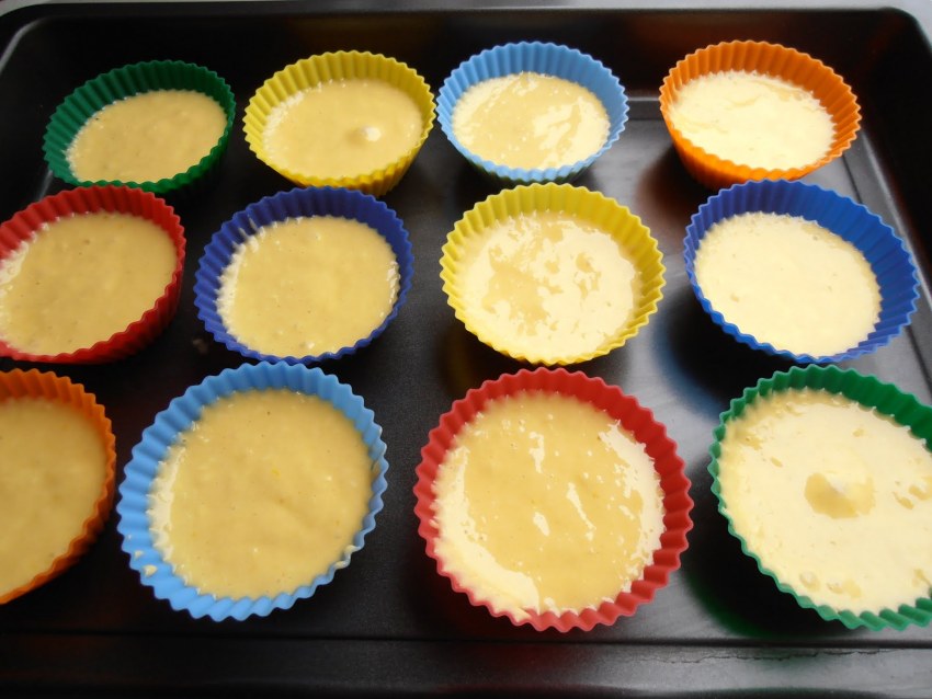 Кексики с бананом в силиконовых формочках