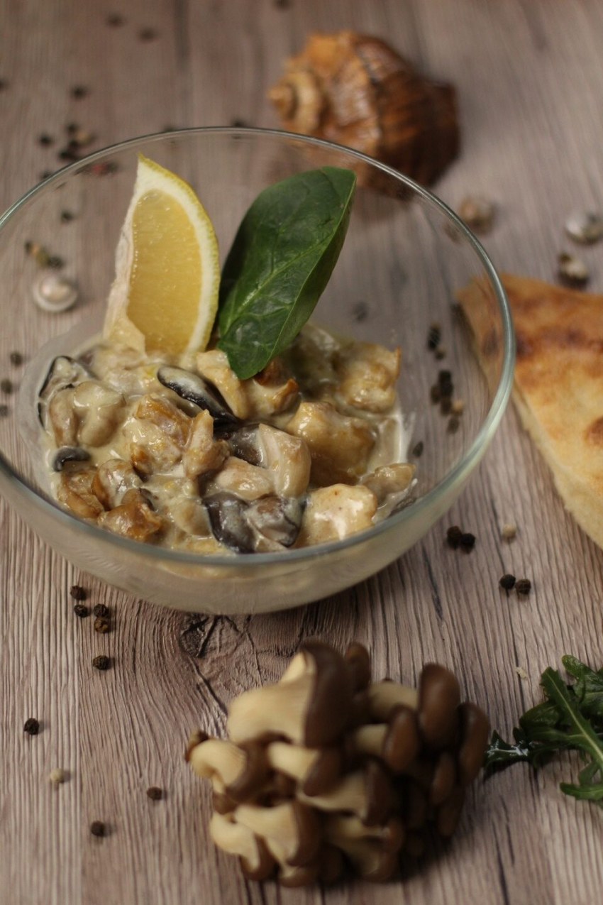 Черноморские рапаны в сливочном соусе