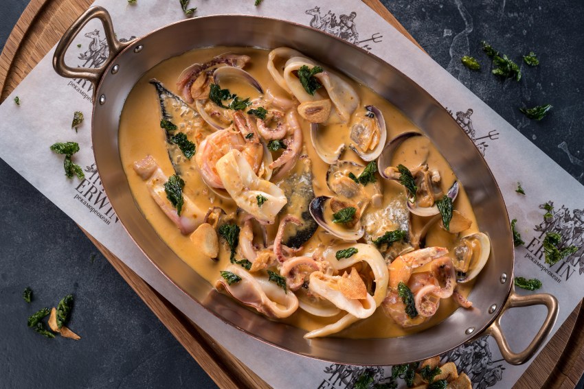 Черноморские мидии в соусе Блю чиз