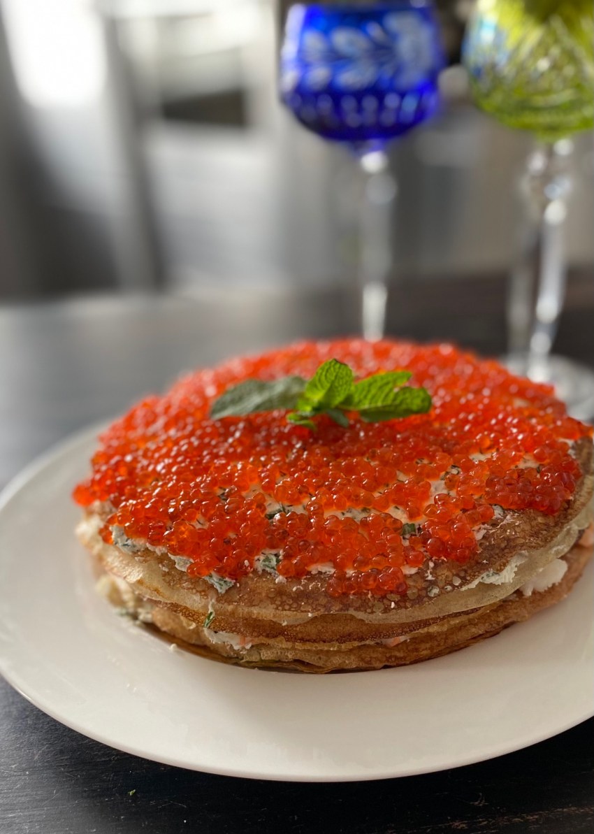 Блинный торт с икрой