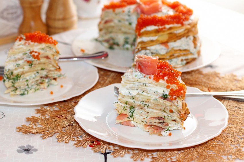 Блинный торт с семгой
