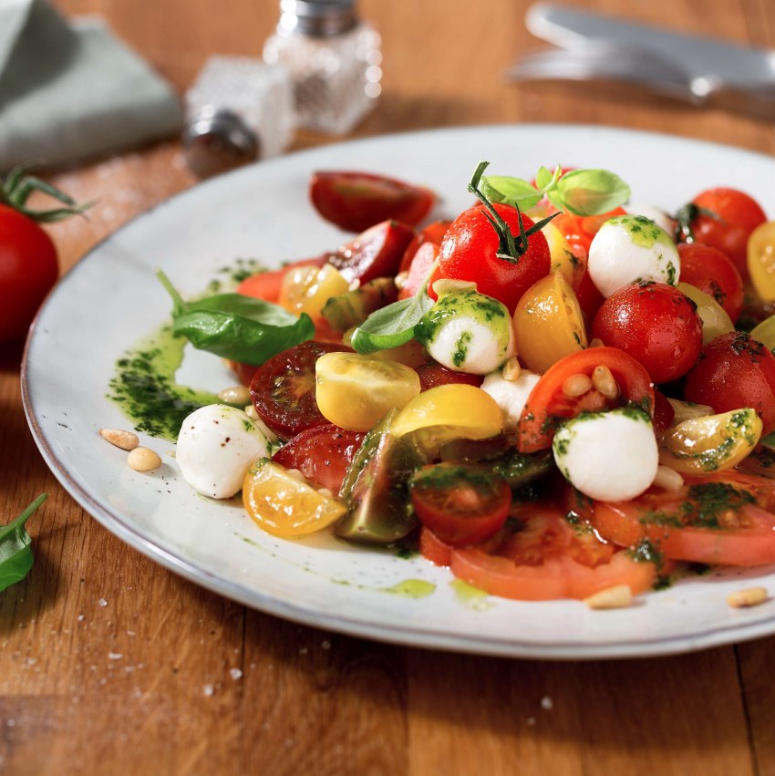 Салат руккола моцарелла черри