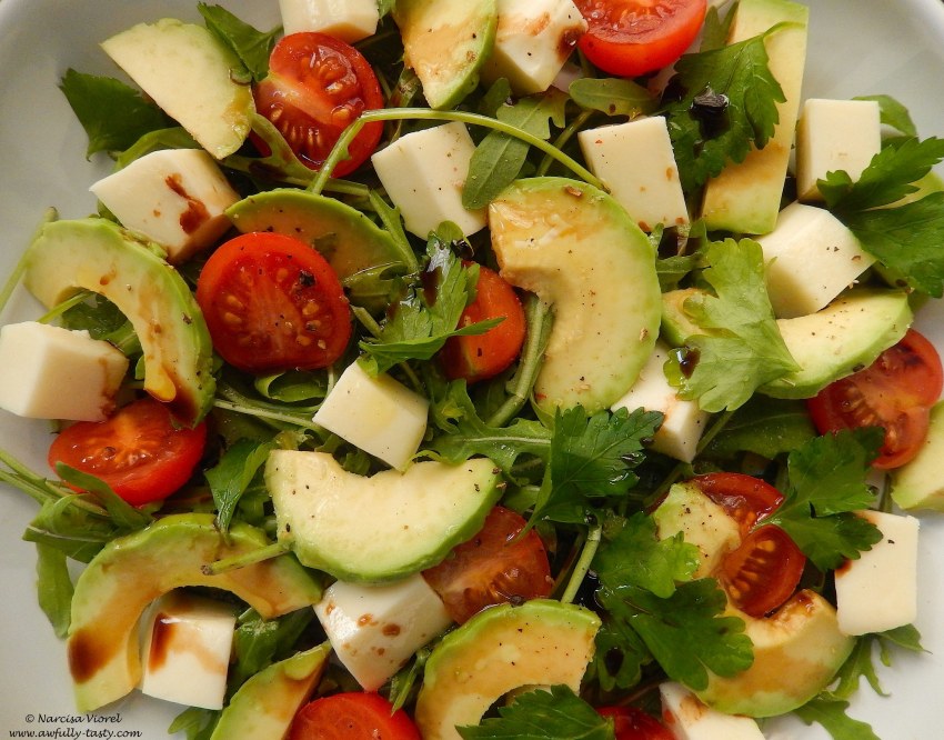 Черри, авокадо, руккола, моцарелла