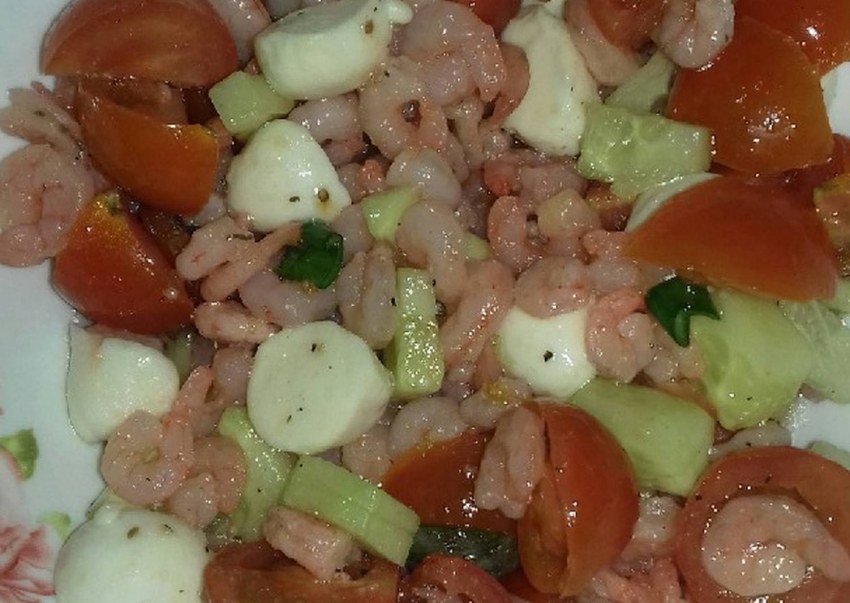 Салат с креветками из рассола