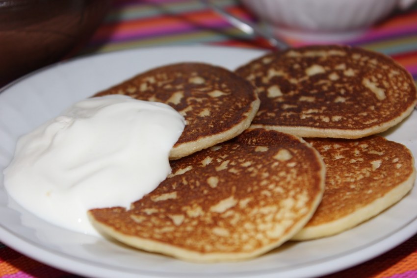 Яблочные оладьи на кефире