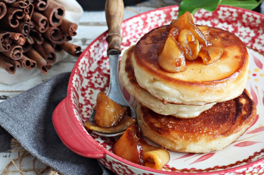 Панкейки на кефире с бананом