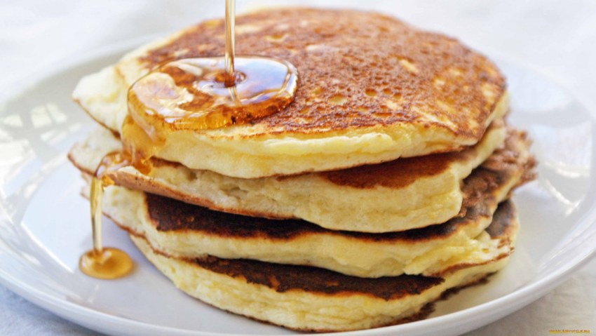 Панкейки с джемом и медом