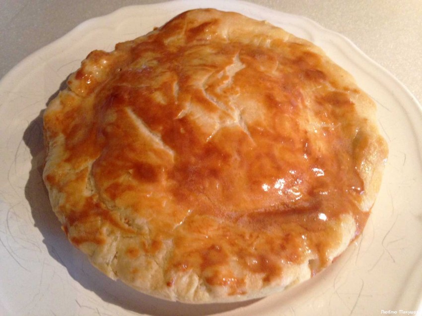 Пирог с капустой из слоеного бездрожжевого теста