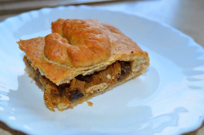 Пирог с капустой и грибами