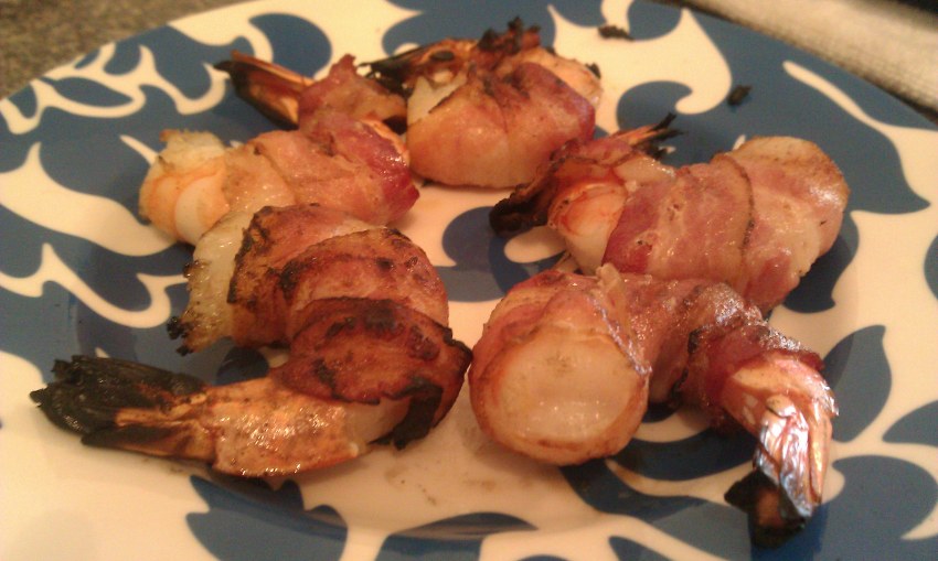 Запеченный с креветкой в беконе