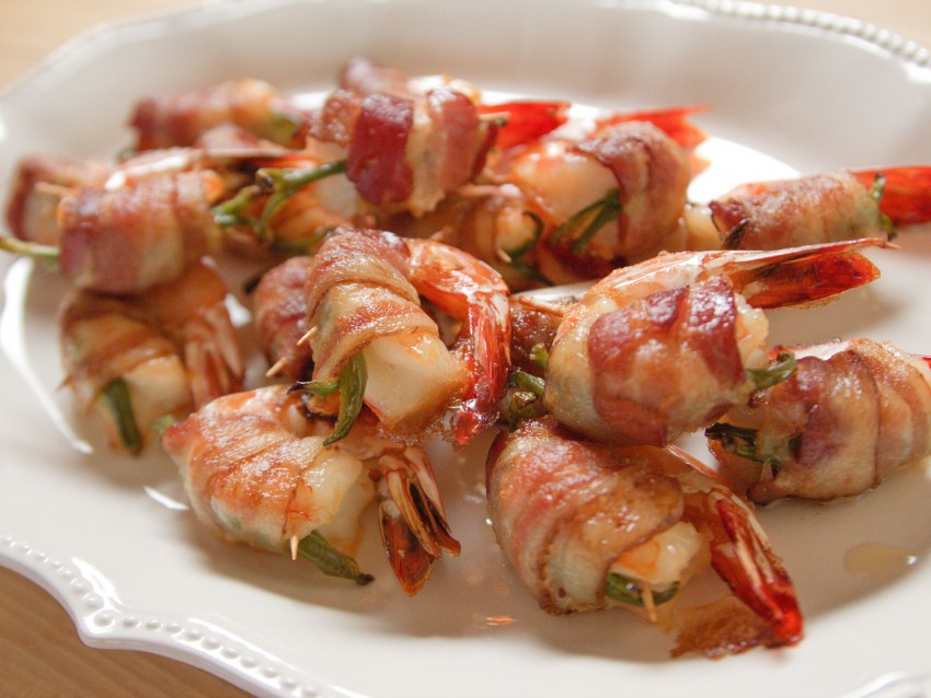 Креветки с сыром в беконе