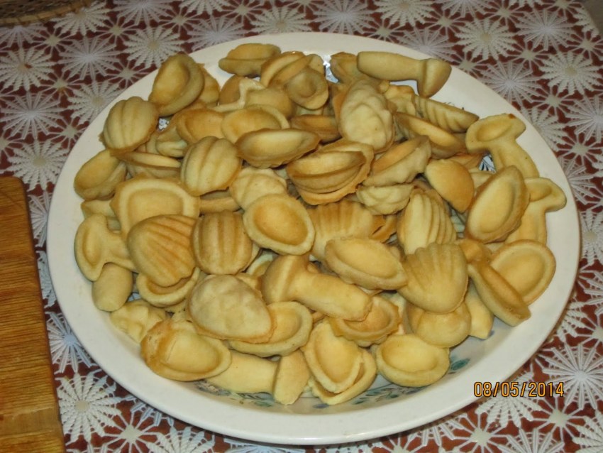 Печенье орешки грибочки шишки