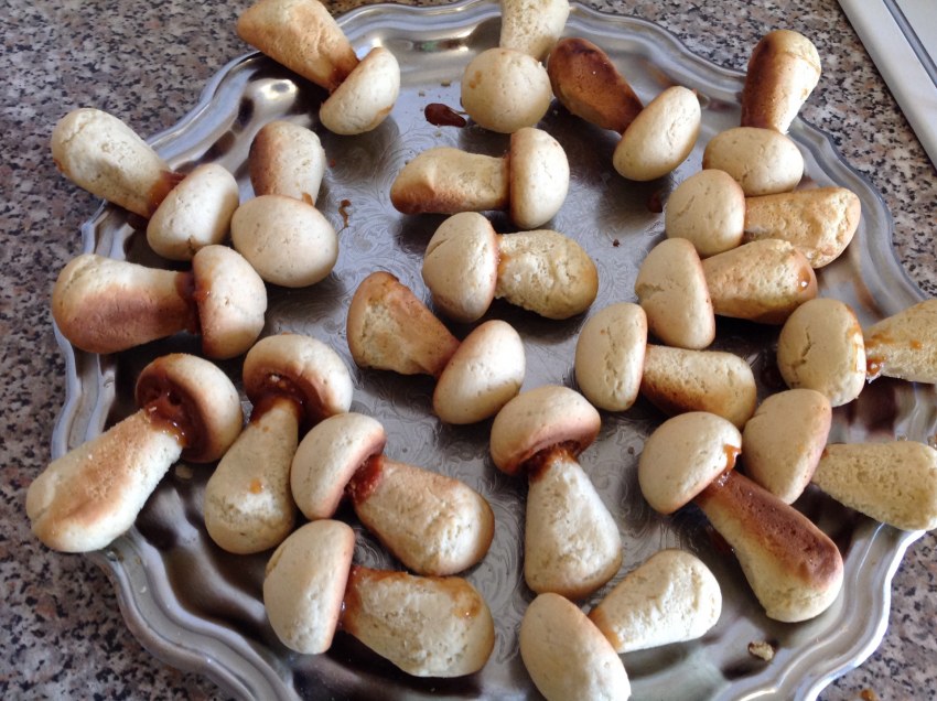 Зефир, орешки, грибочки