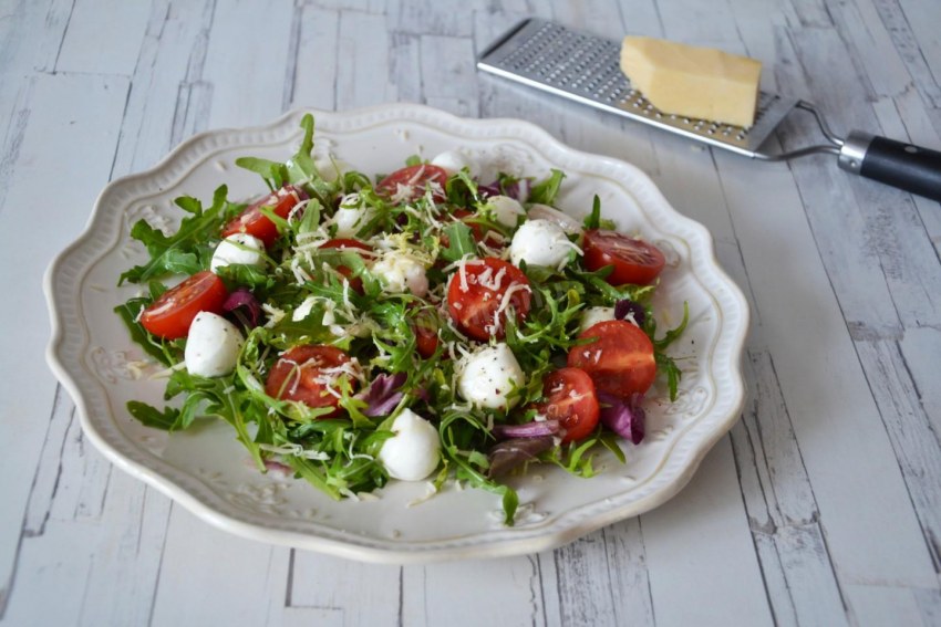 Салпт кедровыеиорешки свекла рукола