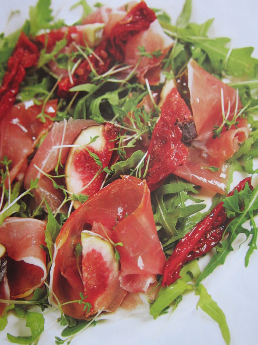 Салат руккола киноа авокадо