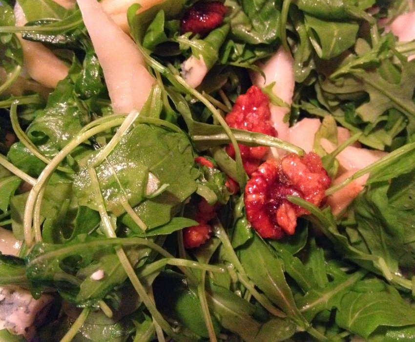 Салат с перепелиными яйцами и помидорами