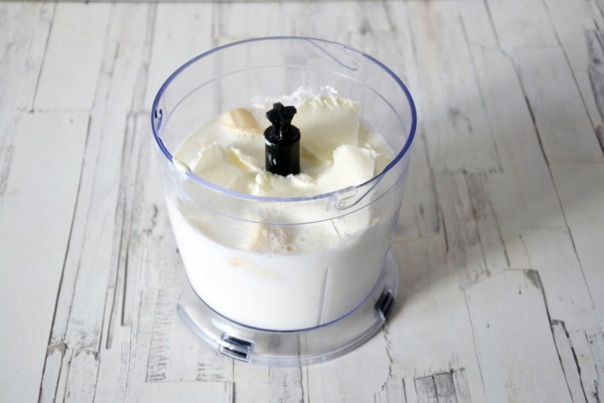 Молоко в блендере