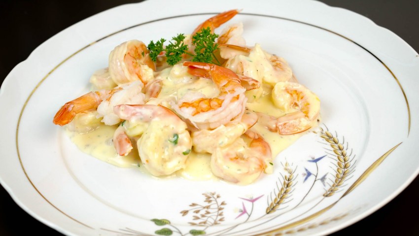 Рыба запеченная в сметанном соусе