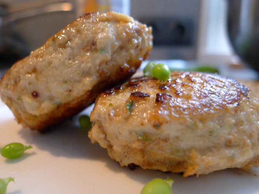 Куриные котлеты в духовке на пергаменте