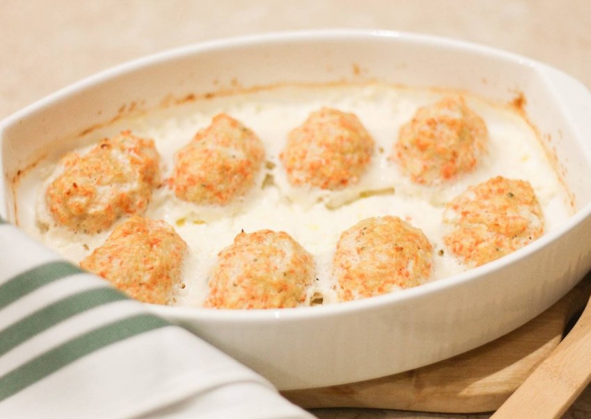 Куриные биточки в духовке