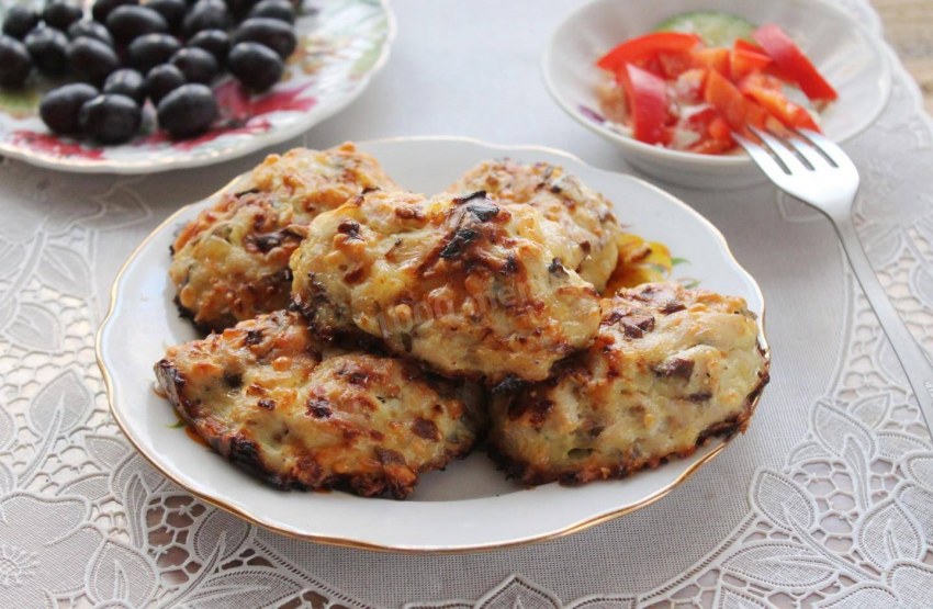 Куриные котлеты в духовке сочные