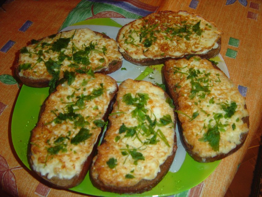 Горячие бутерброды с сыром