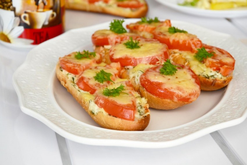 Бутерброды с творогом и зеленью