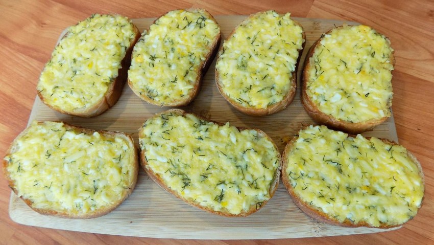 Бутерброды с яйцом и сыром