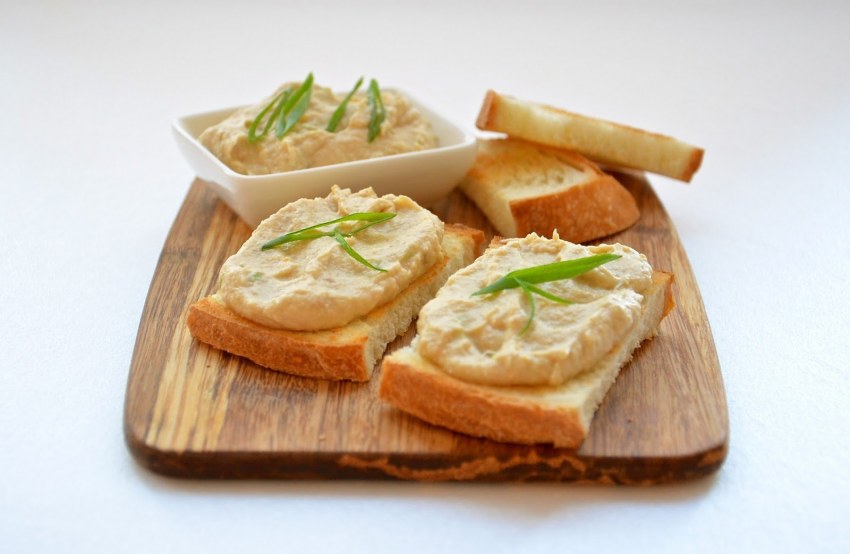 Бутерброды с селедочным маслом