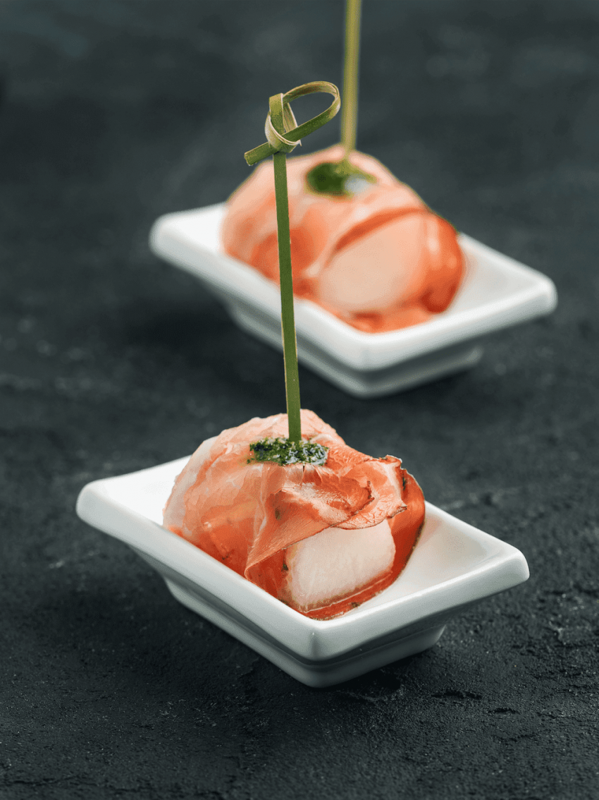 Канапе с пармской ветчиной и дыней