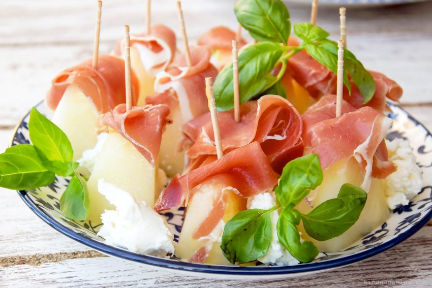 Канапе сыр Фета маслины