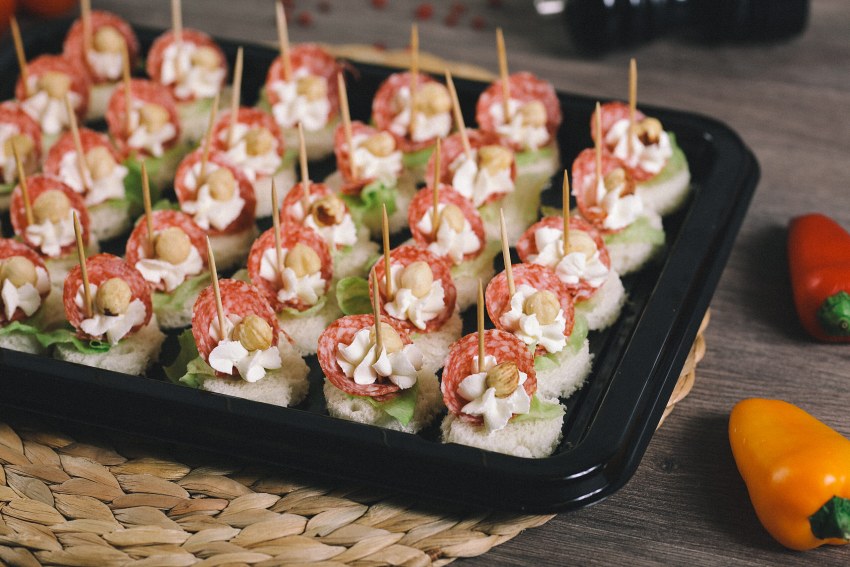 Канапе с творожным сыром