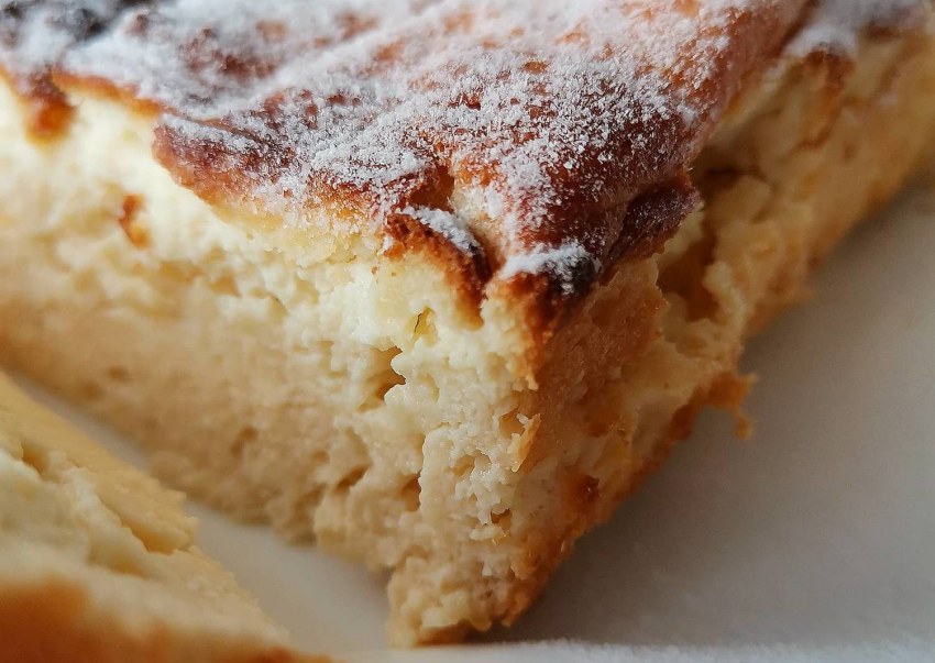 Пирог на кефире с творогом и яблоками