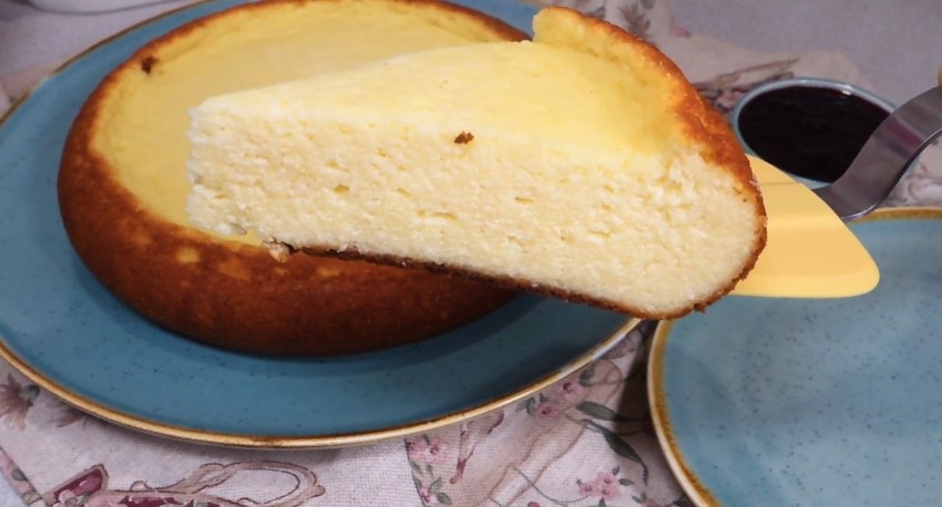 Творожная запеканка с манкой на сковороде