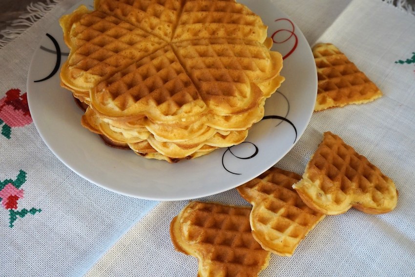 Бельгийские вафли на тарелке