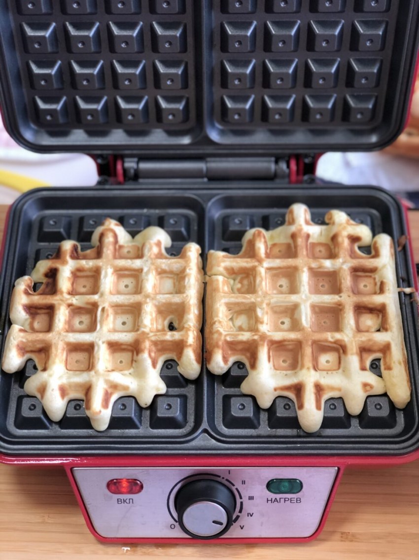 Бельгийские вафли с малиной