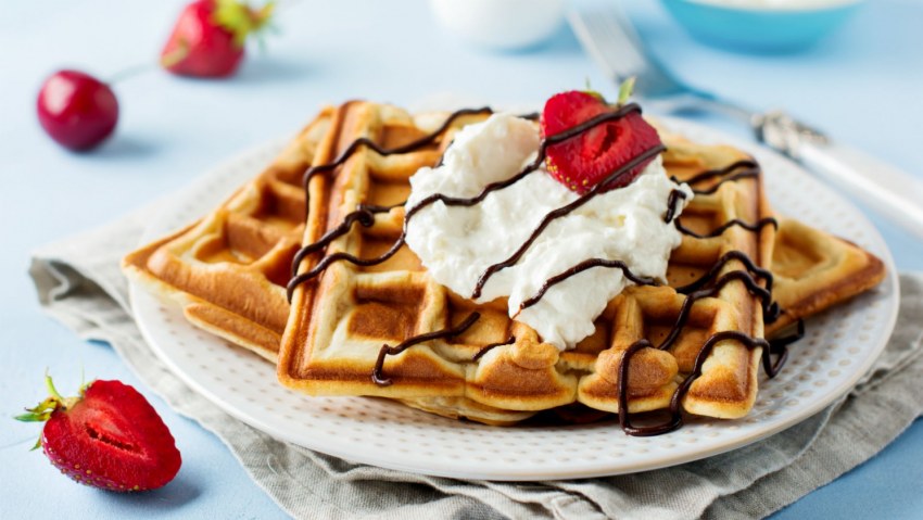 Вафли с клубникой