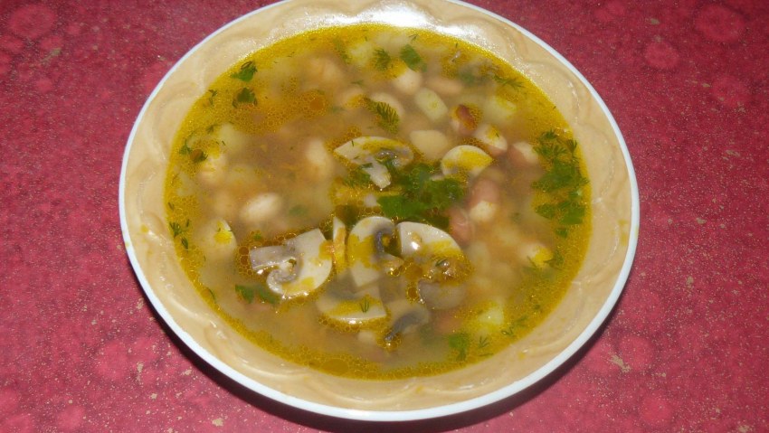 Фасолево грибной суп