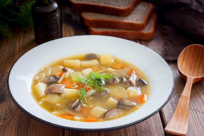 Грибной суп с лесными грибами